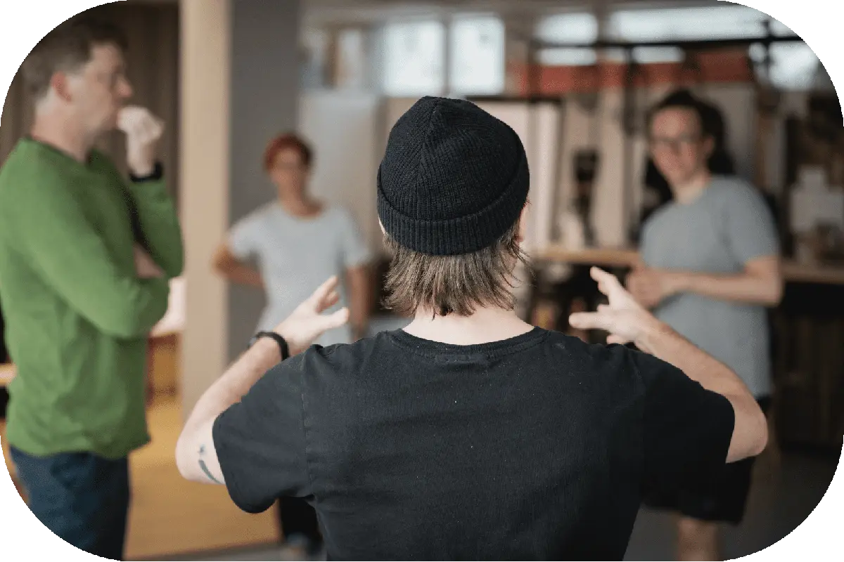Teilnehmende bei einer interaktiven Übung im Coaching-Workshop in Stuttgart zur Entwicklung von Coaching-Skills